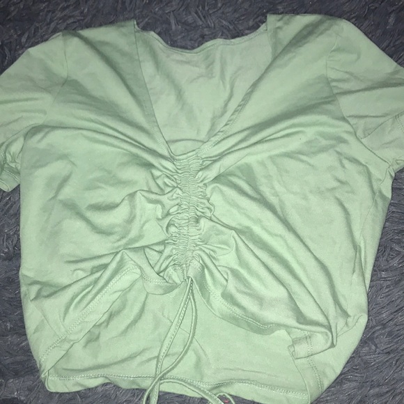 2 crop top bundle - Picture 4 of 5